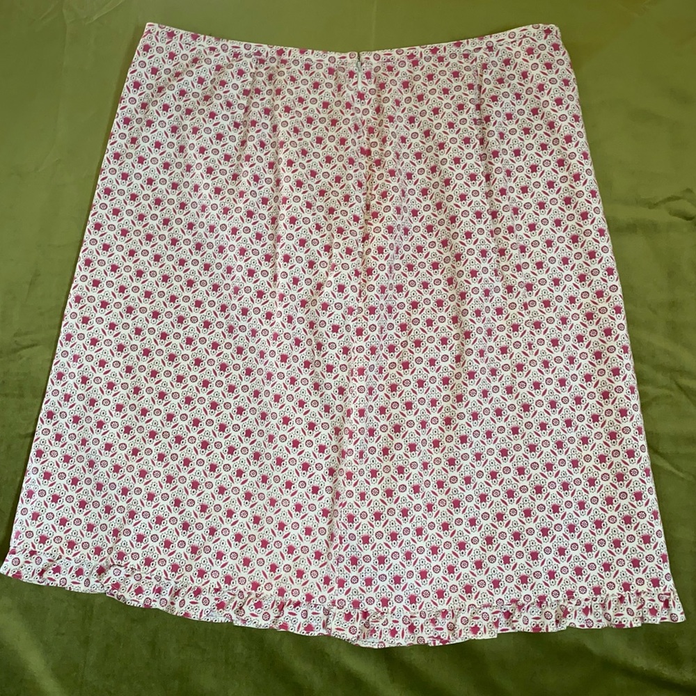Vintage 90s skirt lightweight casual ruffled hem burgundy & crème color like new - Picture 2 of 7